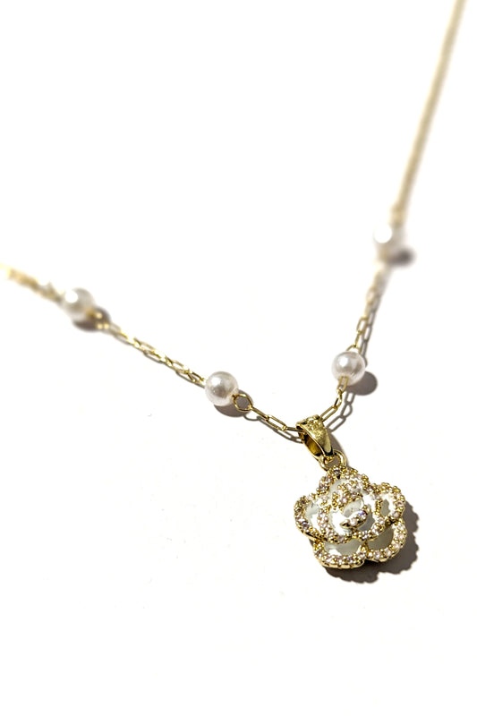 Floral Pearl Necklace